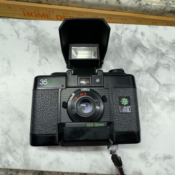 Hanimex 35 Micro Flash Compact 35mm Film Camera 32mm f2.8 Lens TESTED - Picture 3 of 11